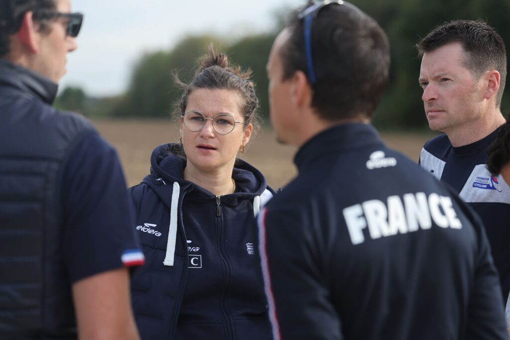 mixite_hommes_femmes_sport_cyclisme_staff